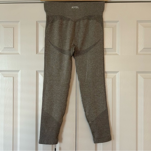 AYBL 🩶 Gray High-Waisted Leggings - Picture 4 of 5
